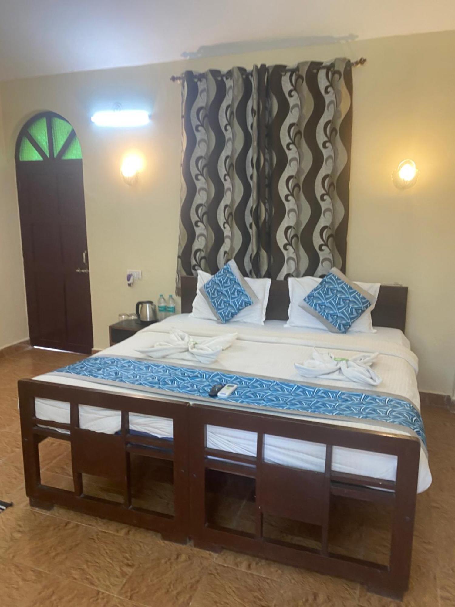 Baga Beach Palms Luaran gambar