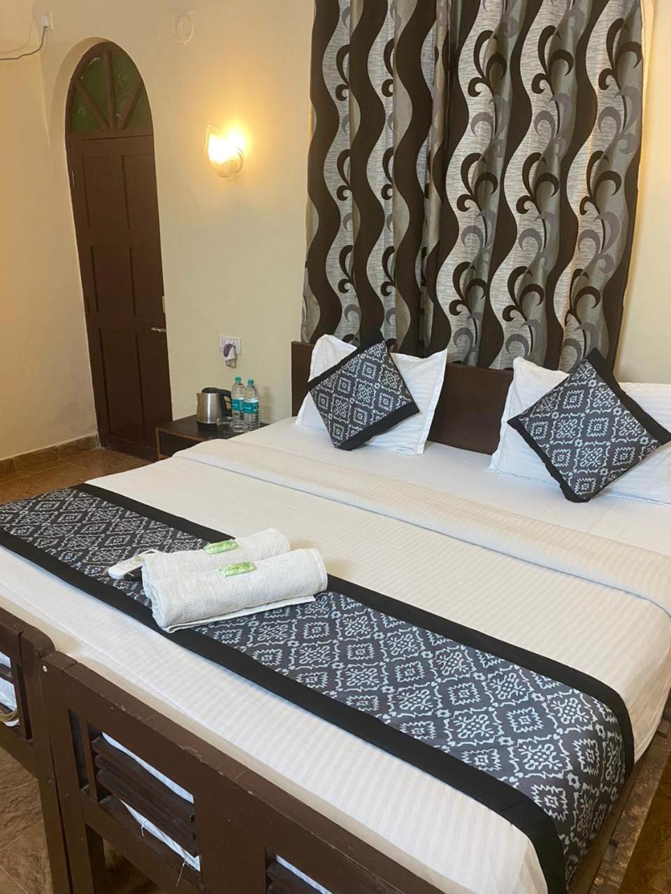 Baga Beach Palms Luaran gambar
